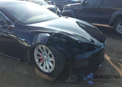 2018 Tesla Model S 100D/75D/P100D from USA, damaged, VIN 5YJSA1E45JF269282